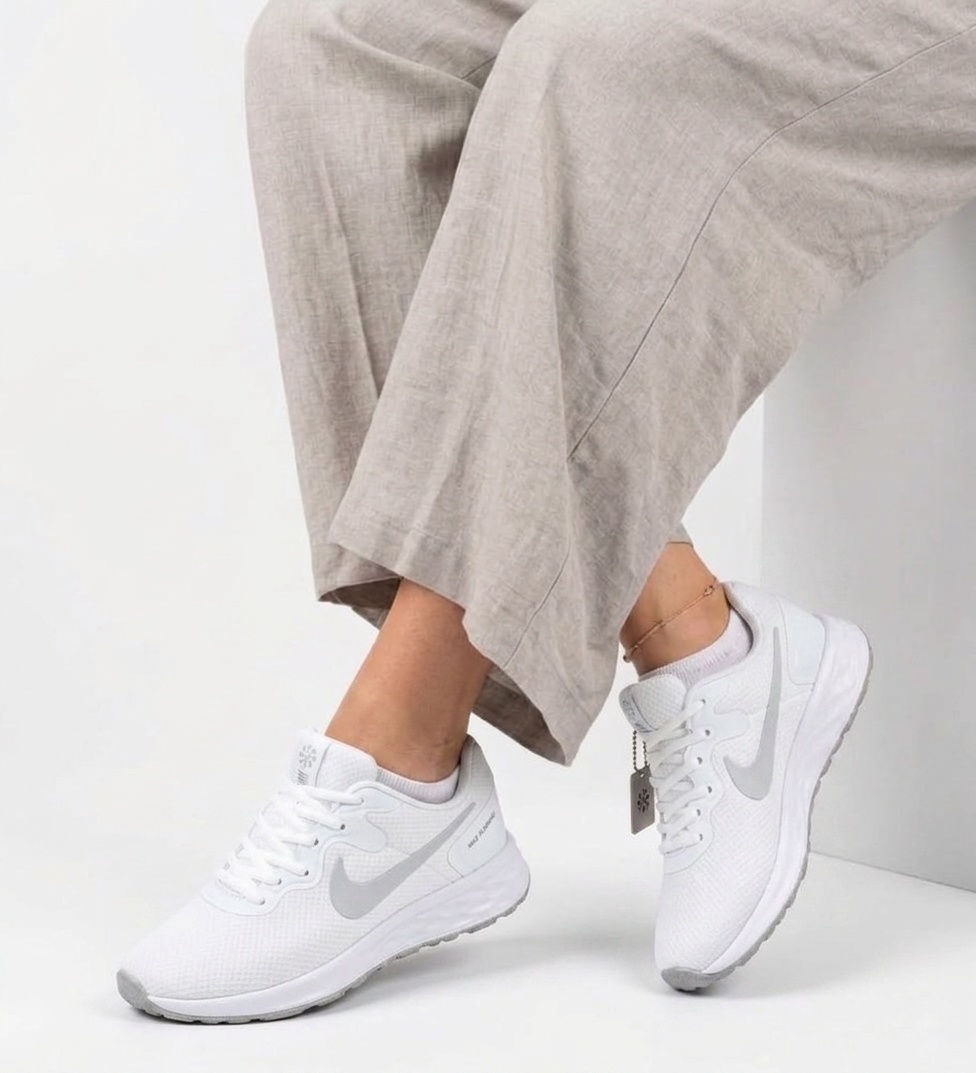 NIKE RUNNING ЦВЯТ: БЯЛО С СИВО