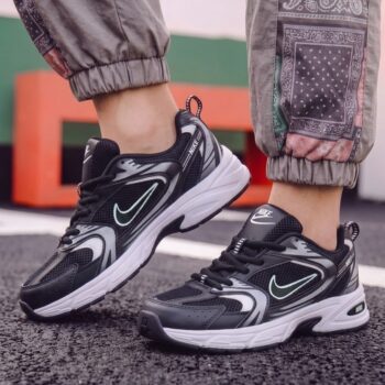 Мъжки: NIKE APEX ЦВЯТ: ЧЕРНО С БЯЛО